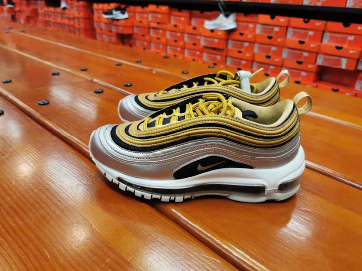 耐克女子airmax97黑金